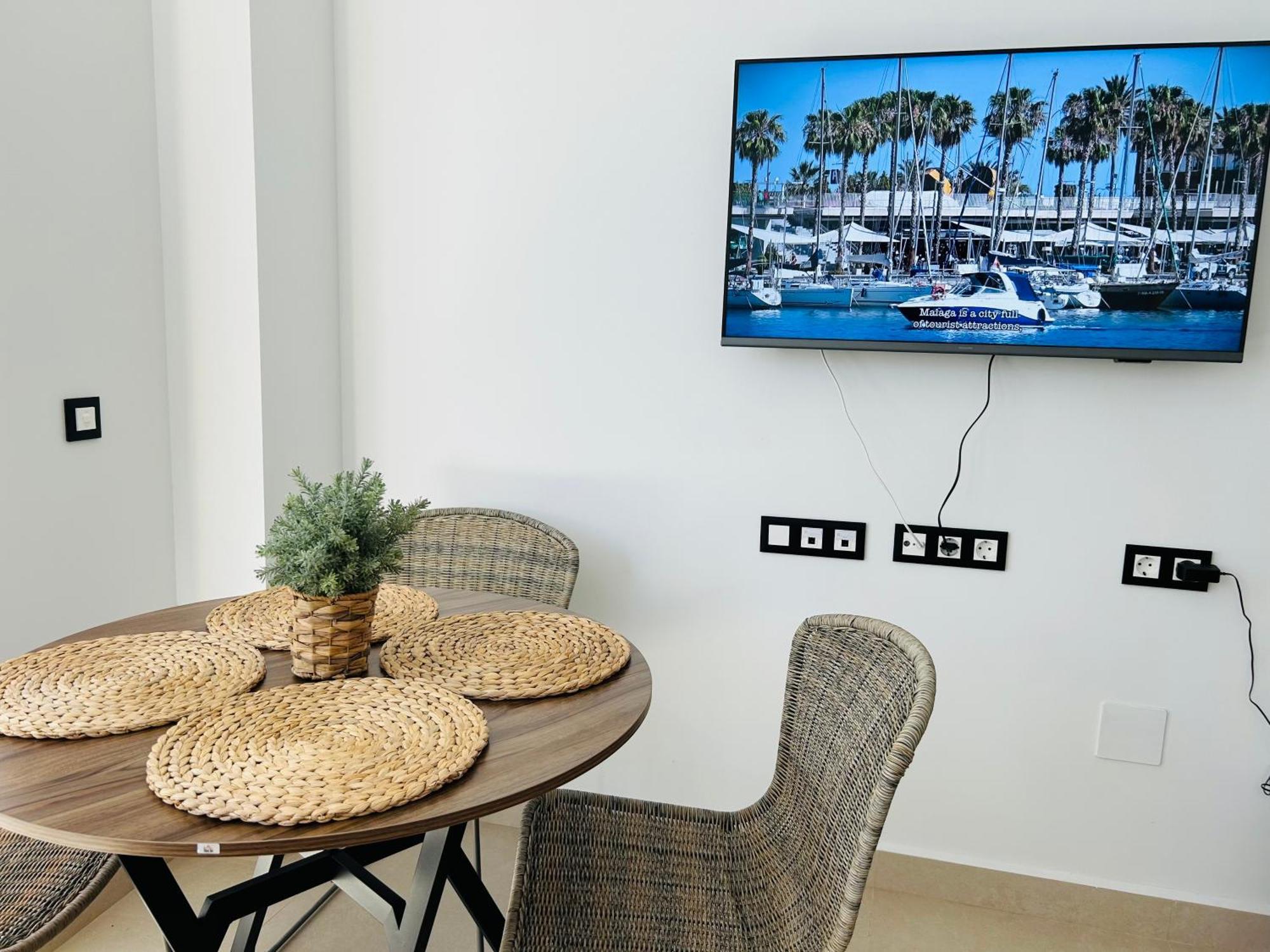Victoria Beach Premium Малага Екстериор снимка