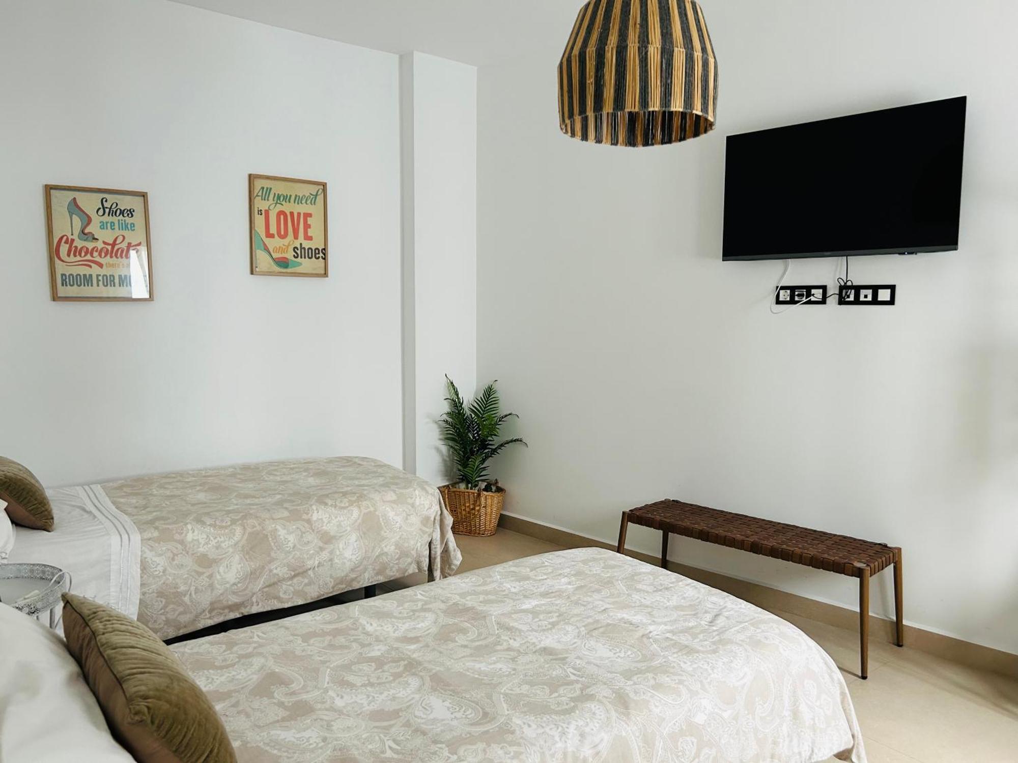 Victoria Beach Premium Малага Екстериор снимка